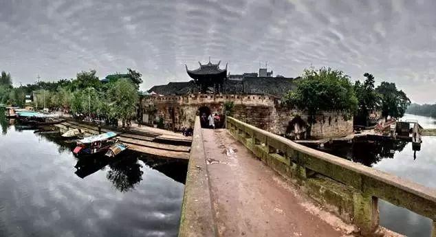 迷人的妖精